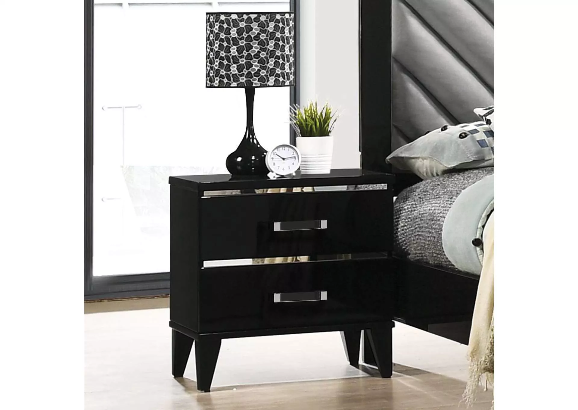 Chelsie Nightstand