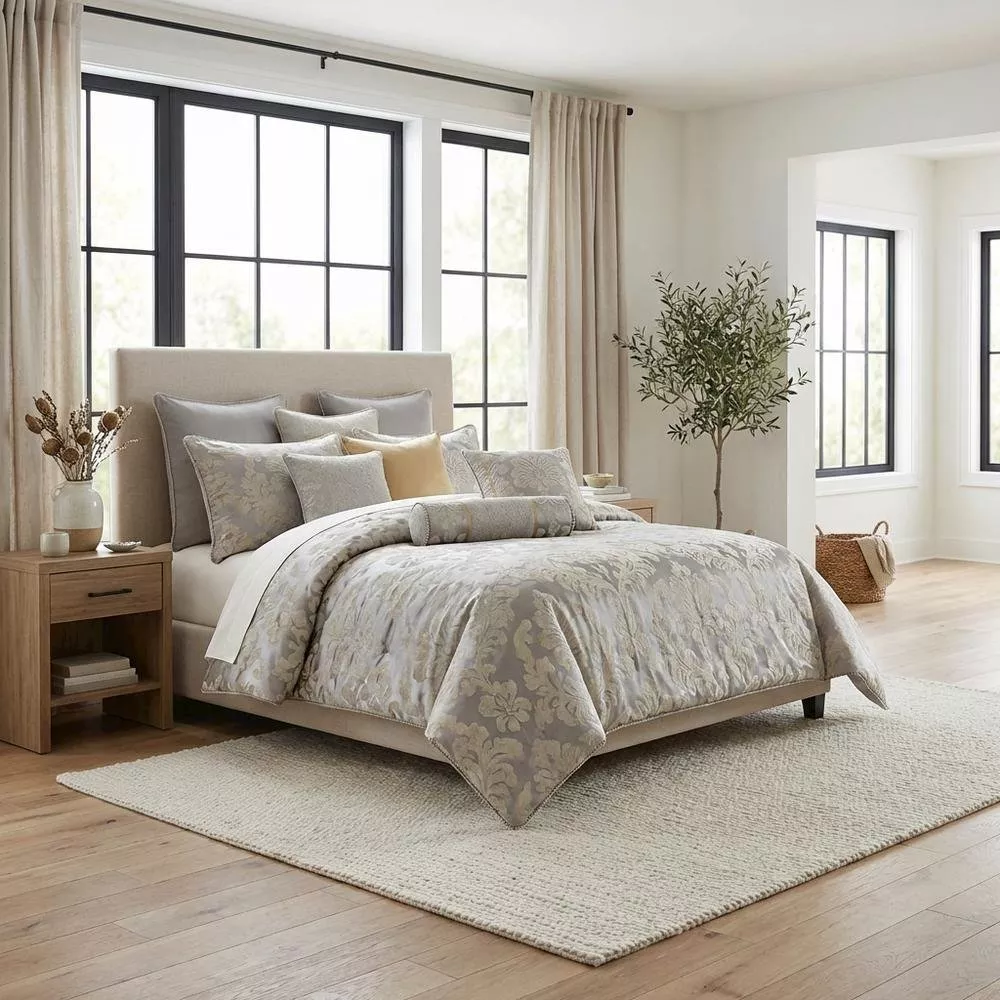 Michael Amini Assisi 9-Piece Queen Comforter Set - Platinum