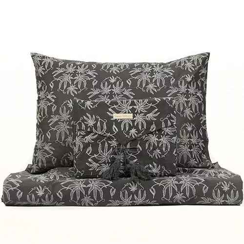 Pot Bedding by Dawson + Hellmann