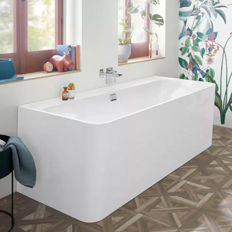 Villeroy & Boch Collaro back-to-wall bath with panelling